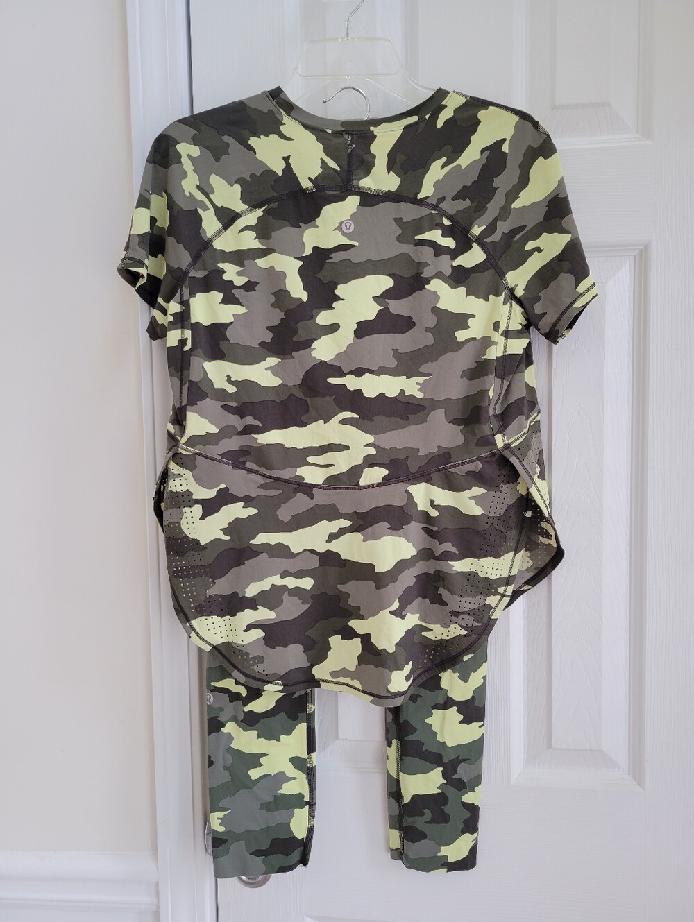Lululemon 2PC UVP Camo Run Short Sleeve and Fast And Free Crop Leggings Size 6 - Picture 2 of 15
